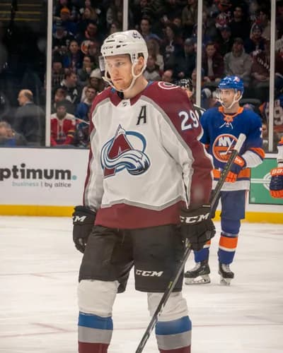 Nathan MacKinnon